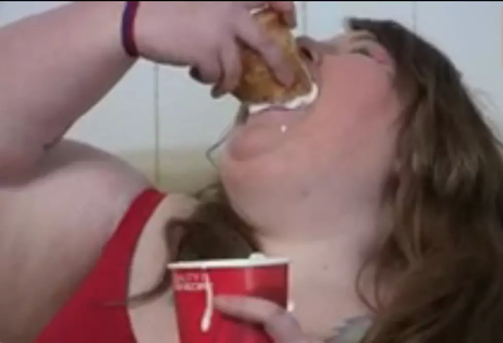 400 Pound Fetish Model Encouraged To Eat By Her Mother [VIDEO]