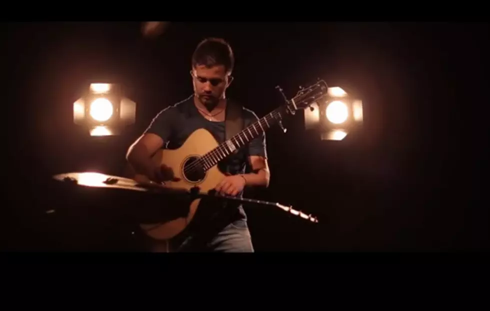 Guy Plays Guns N' Roses Song With Two Guitars At The Same Time [VIDEO]