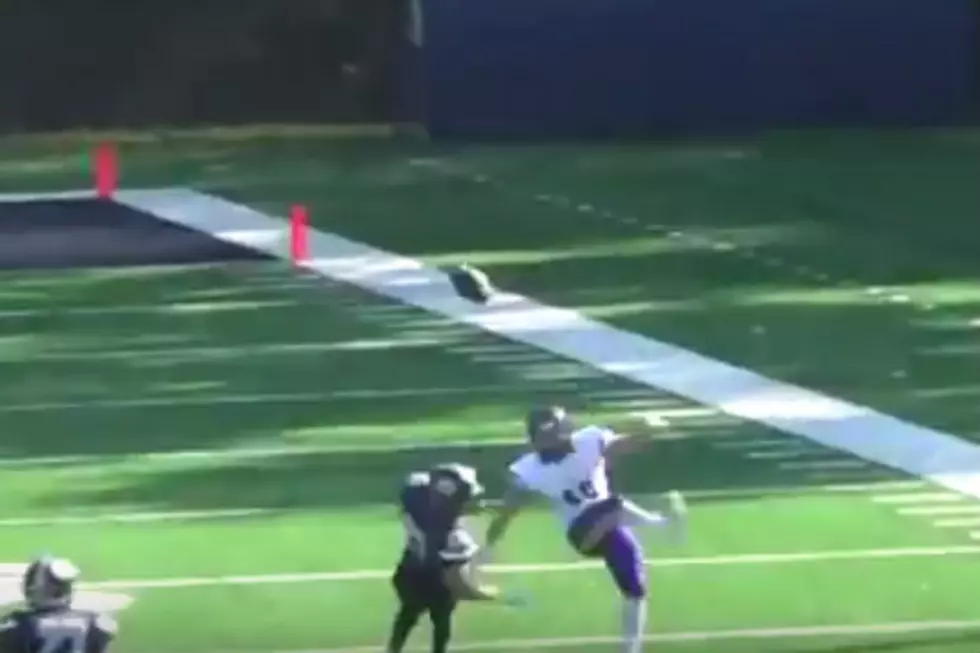 Wide Receiver Makes Catch With Help From Feet [VIDEO]