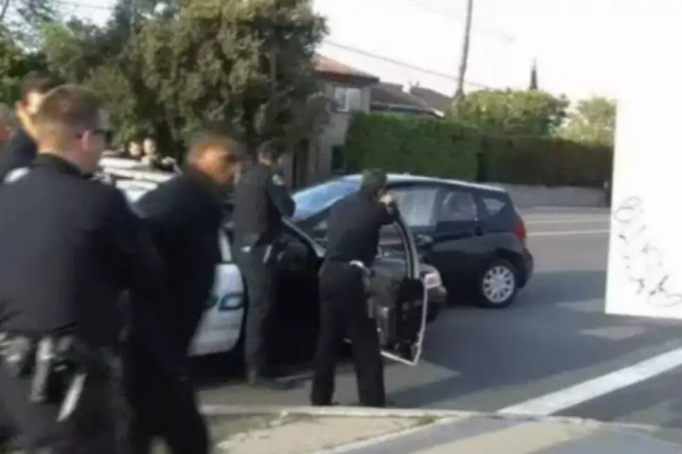 Idiot Thieves Get Busted After Stealing Cell Phones [VIDEO]