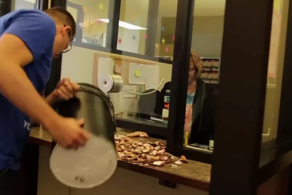 Man Pays Traffic Ticket With 22,000 Pennies [VIDEO]