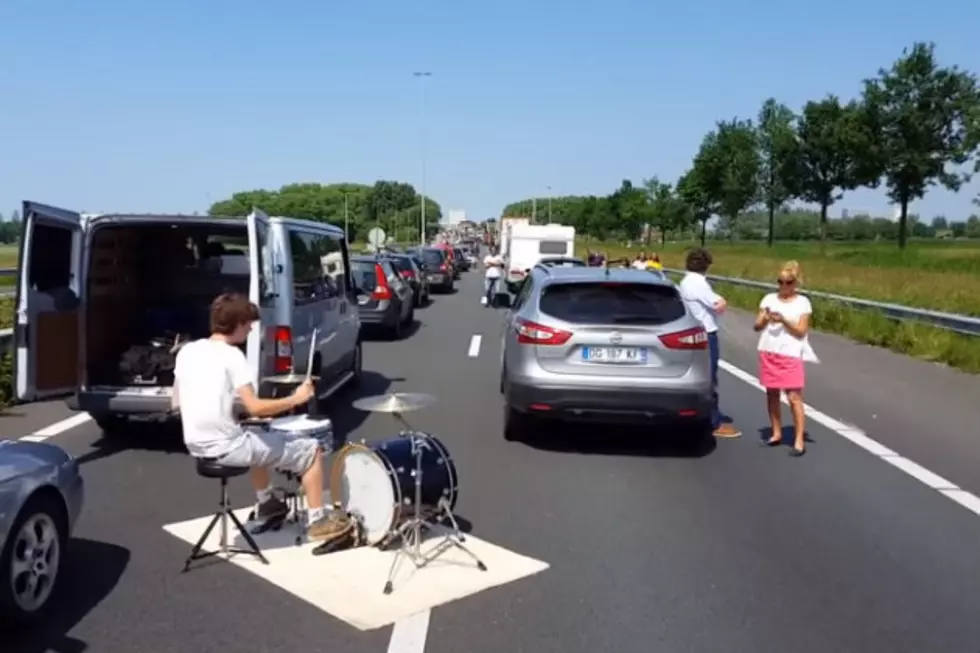 Guy Breaks Out Drum Kit In Horrible Traffic Jam [VIDEO]