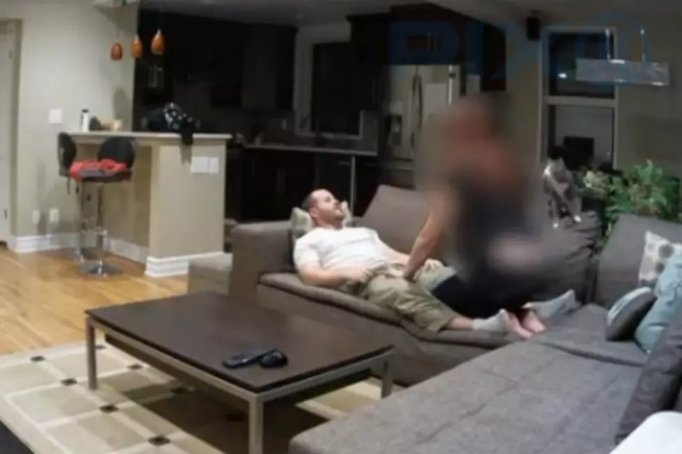 Pet Sitter Gets Caught Banging Girlfriend In Someone&#8217;s House [VIDEO]