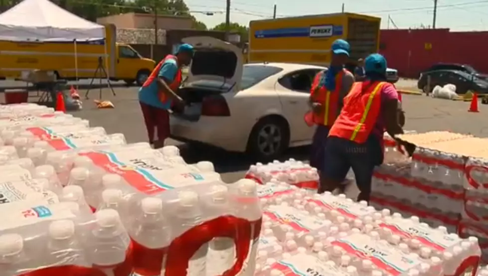 Bottled Water and Filters Available Now In Flint’s 8th Ward [VIDEO]