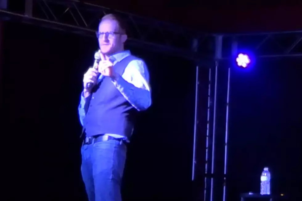 Heckler Tries To Hook Up With Comedian [VIDEO]