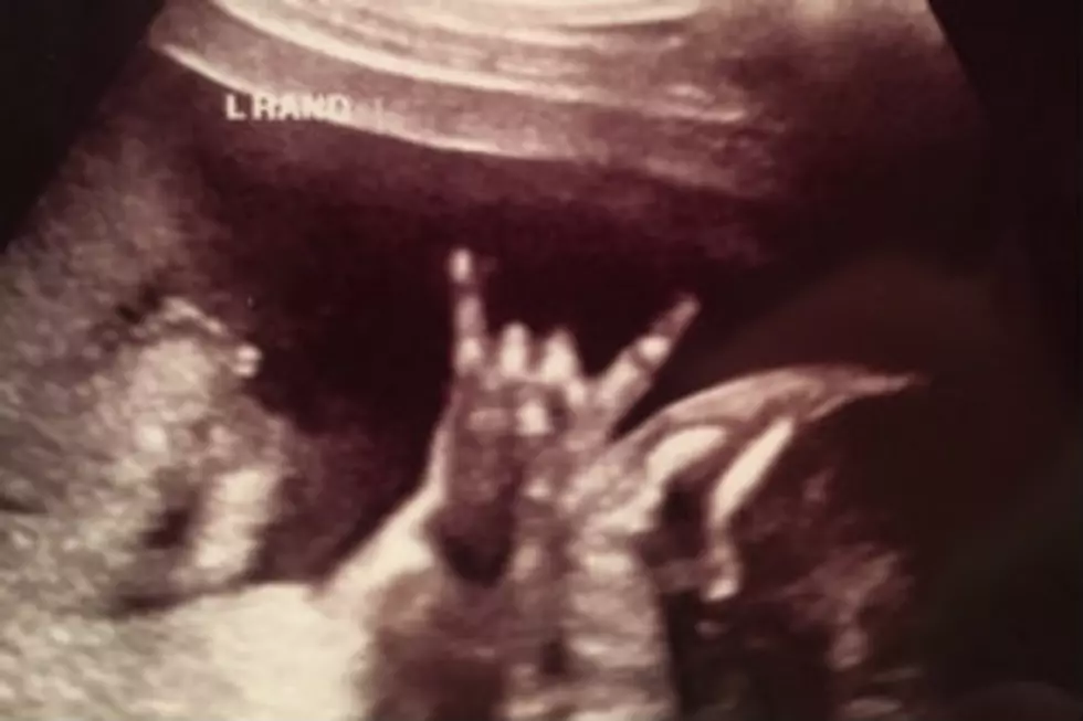 Most Metal Baby Ever Throws up Horns in Sonogram Photo