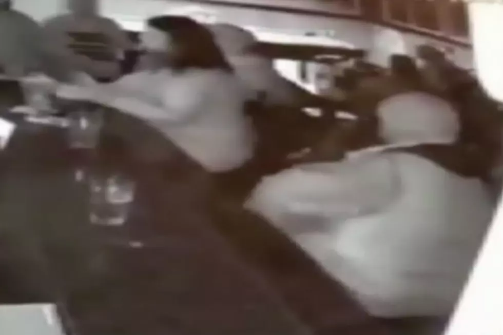 Purse Snatcher Caught On Tape At Flint Bar [VIDEO]