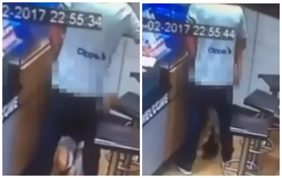 Caught On Camera &#8211; Chick Blows Boyfriend While Waiting For Pizza [VIDEO]