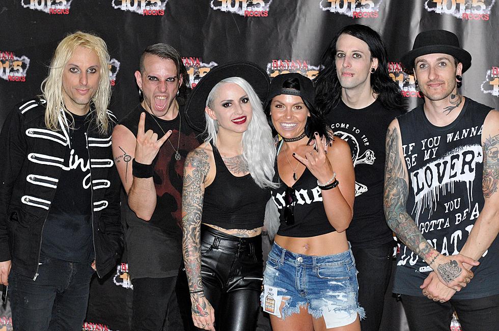 Fans Meet & Greet Stitched Up Heart at Loudwire Live 2017 [PHOTOS]
