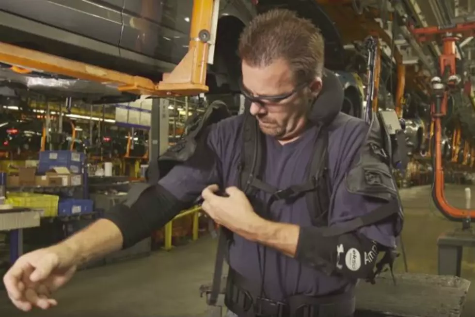 Ford Assembly Workers Experiment With Exoskeleton Pilot Program [VIDEO]