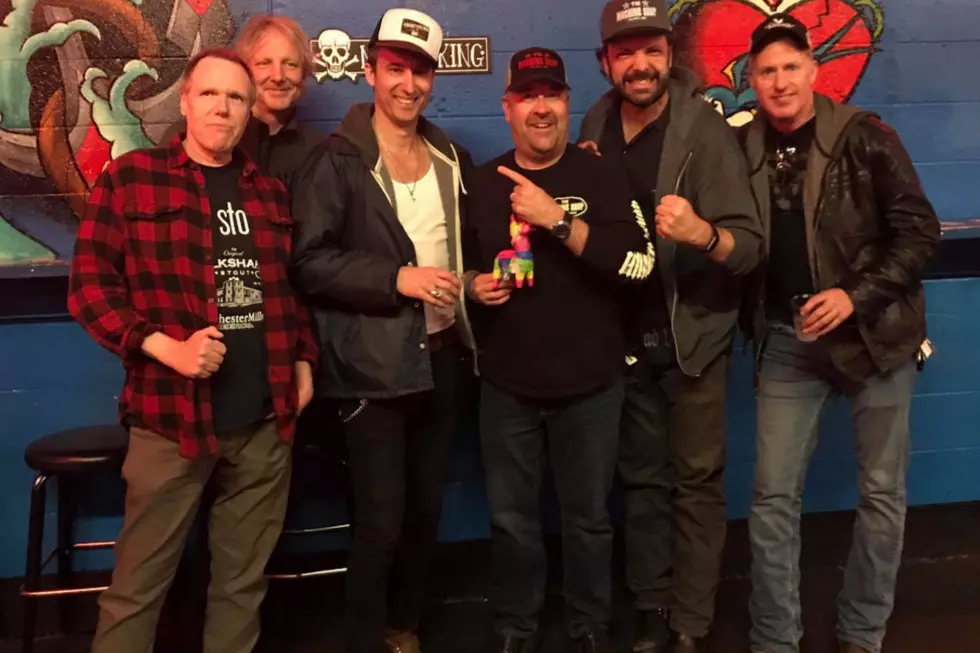 Banana Winners Meet, Greet and Introduce Sponge On Stage At The Machine Shop [VIDEO]