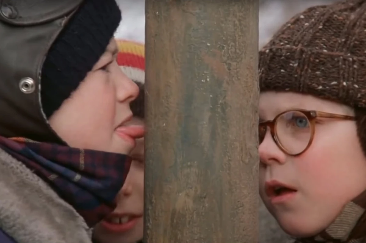 Christmas story movie open poster thread tree club toronto Capitol Theatre to Play Classic Christmas Movies in December