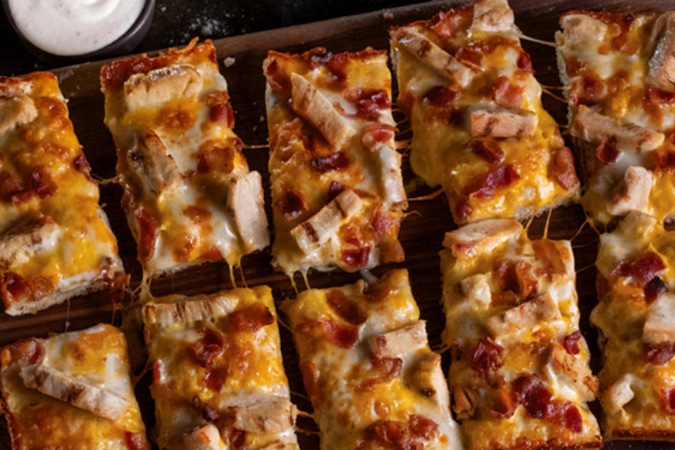 It&#8217;s Back &#8211; Jet&#8217;s Chicken Bacon Ranch Pizza