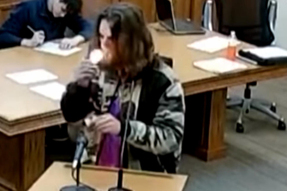 Guy Lights Up Joint In Court While Facing Possession Charge [VIDEO]
