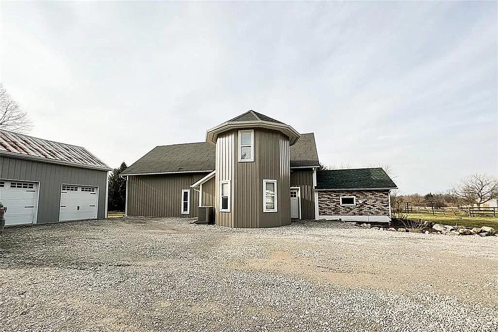 You&#8217;ll Find the Bedrooms in The Silo of This Metamora Barn-House