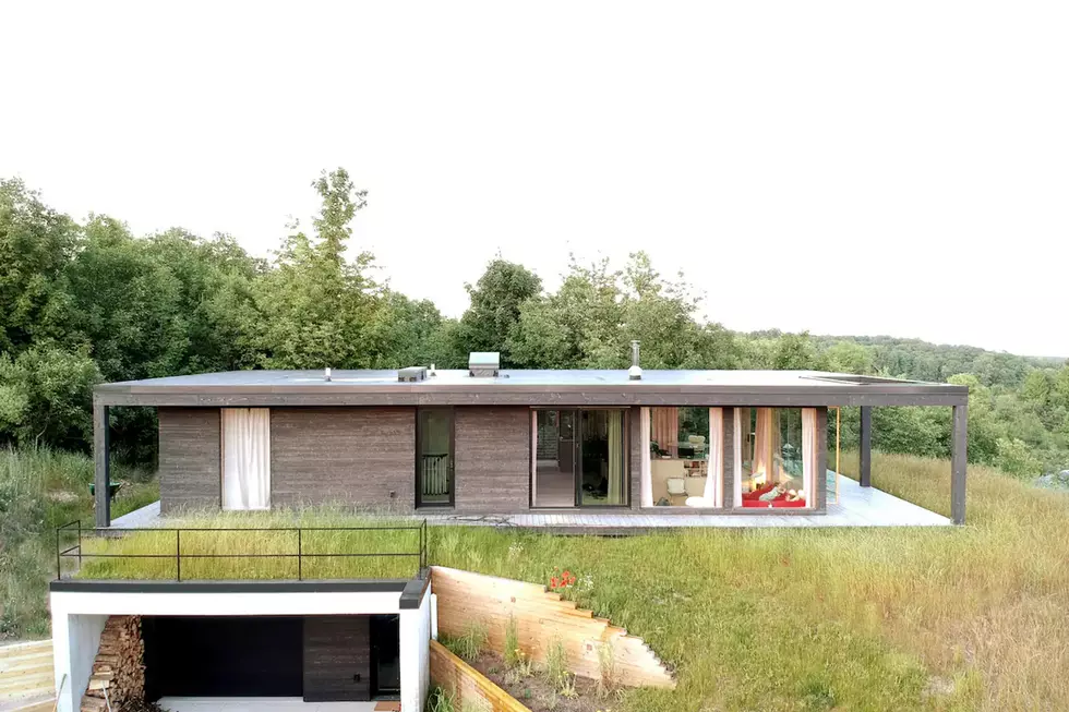 This Sleek-Looking Modern Airbnb North of Traverse City Comes With a View