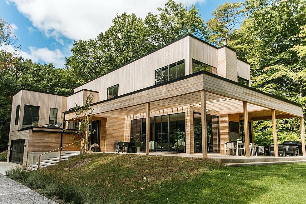 $3M Home Near Shores of Lake Michigan Gives Off Super Cool Vibes