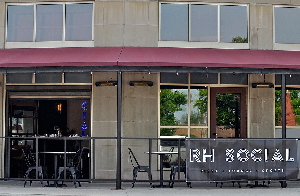 RH Social &#8211; New Michigan Sports Bar Serves 8-Foot Pizzas