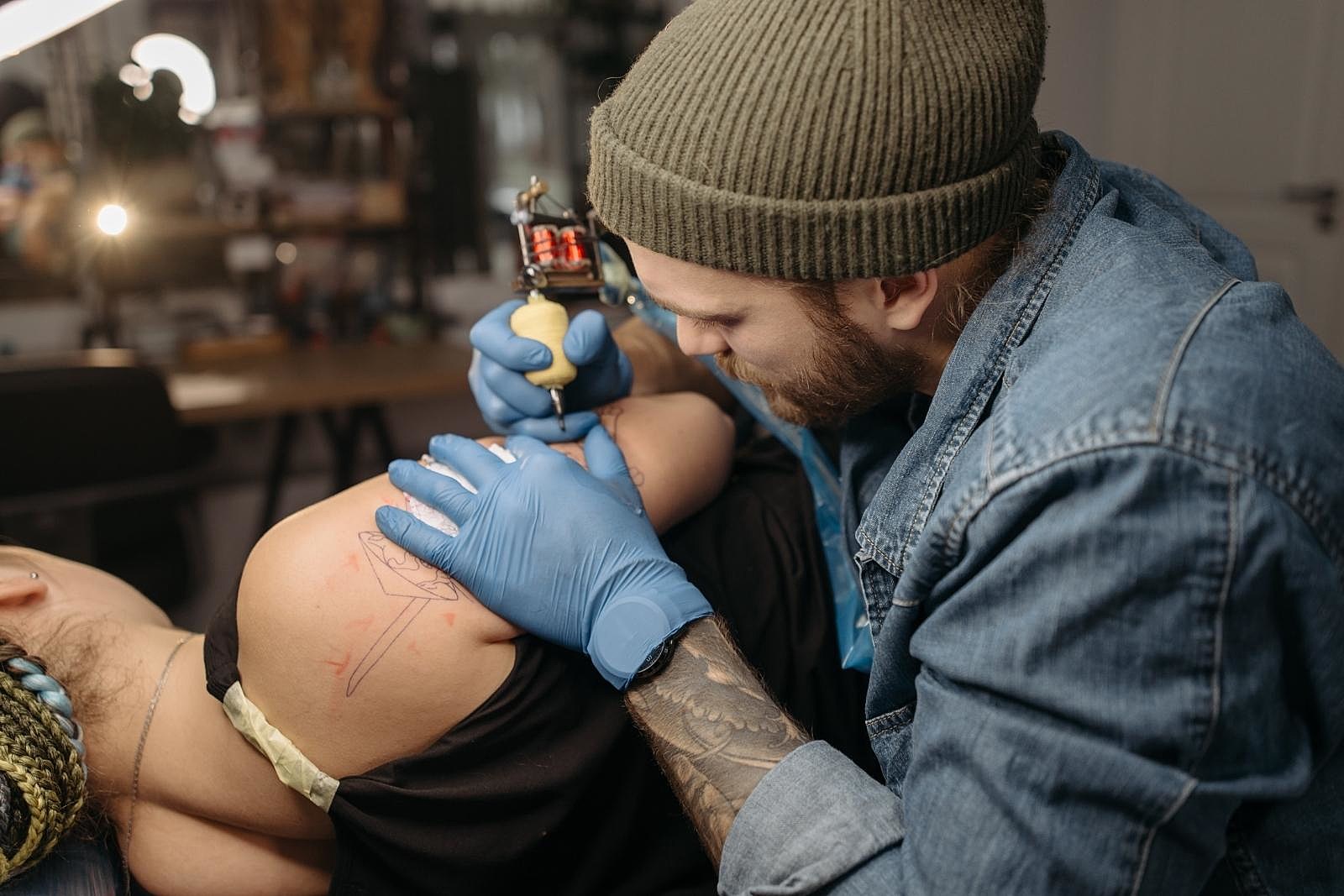 Citizens Advice Bureau Wellington - There is no legal minimum age for  getting a tattoo or piercing. However, there are some restrictions which  may apply depending on where you live and which