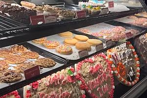 MI Woman Randomly Slams Child’s Face Into Glass Cookie Display...