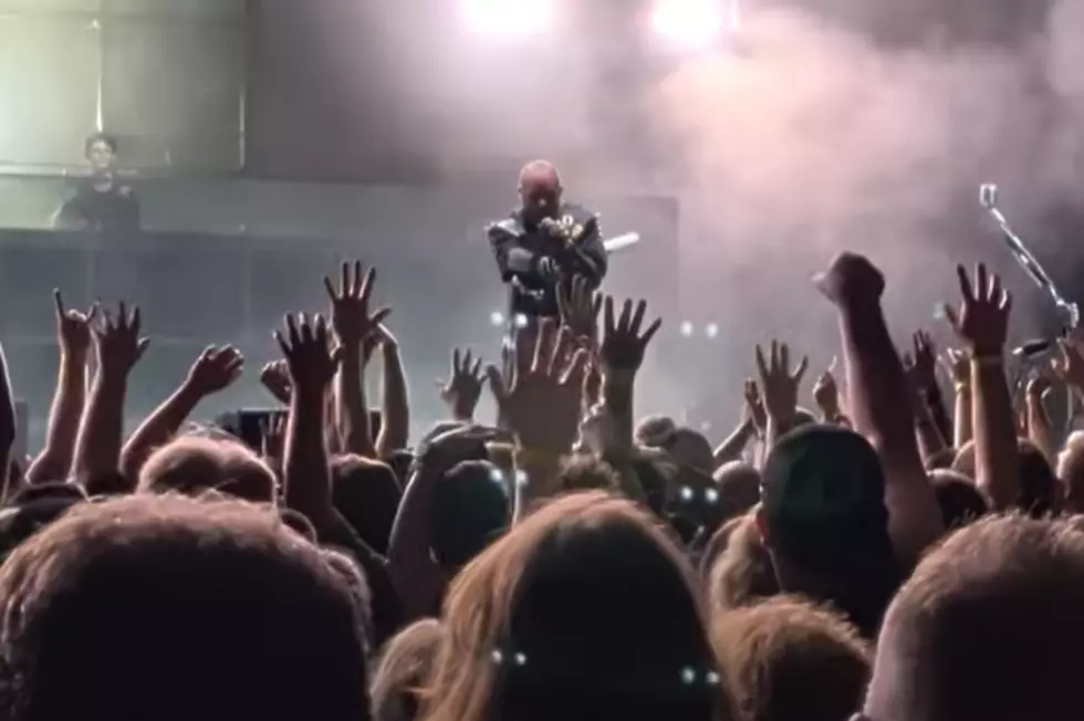 Ivan Moody of FFDP Shouts Out The Machine Shop on Stage in Grand Rapids