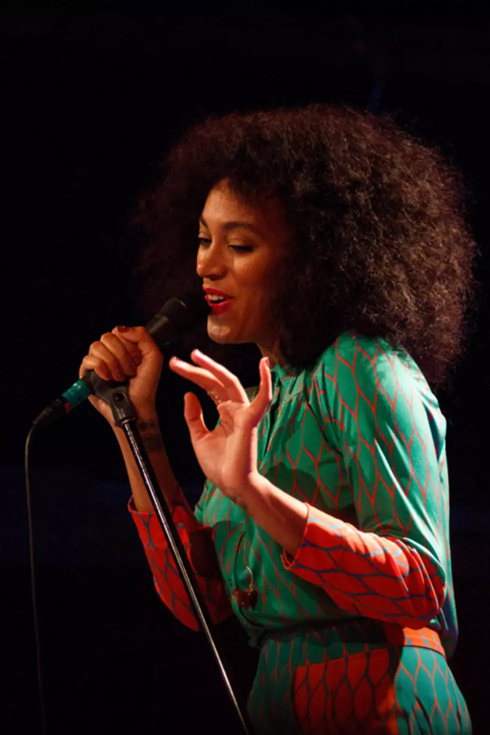 Solange playing Bottom Lounge on North American tour