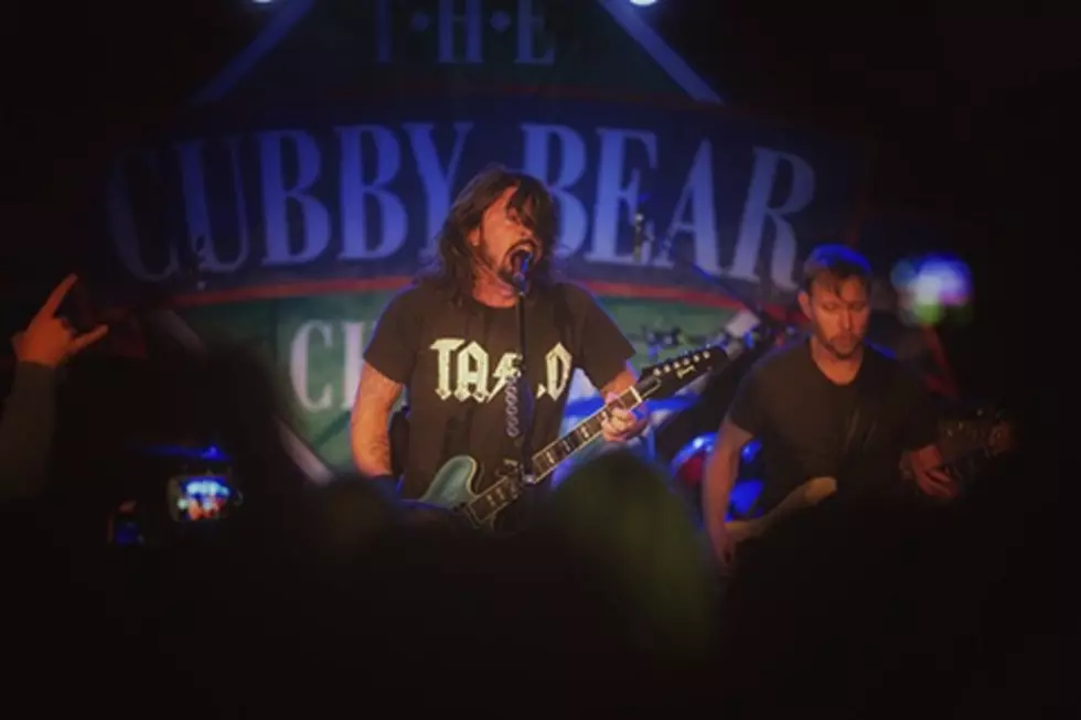 Foo Fighters share new video (watch it here), played Cubby Bear (pics, setlist, videos)