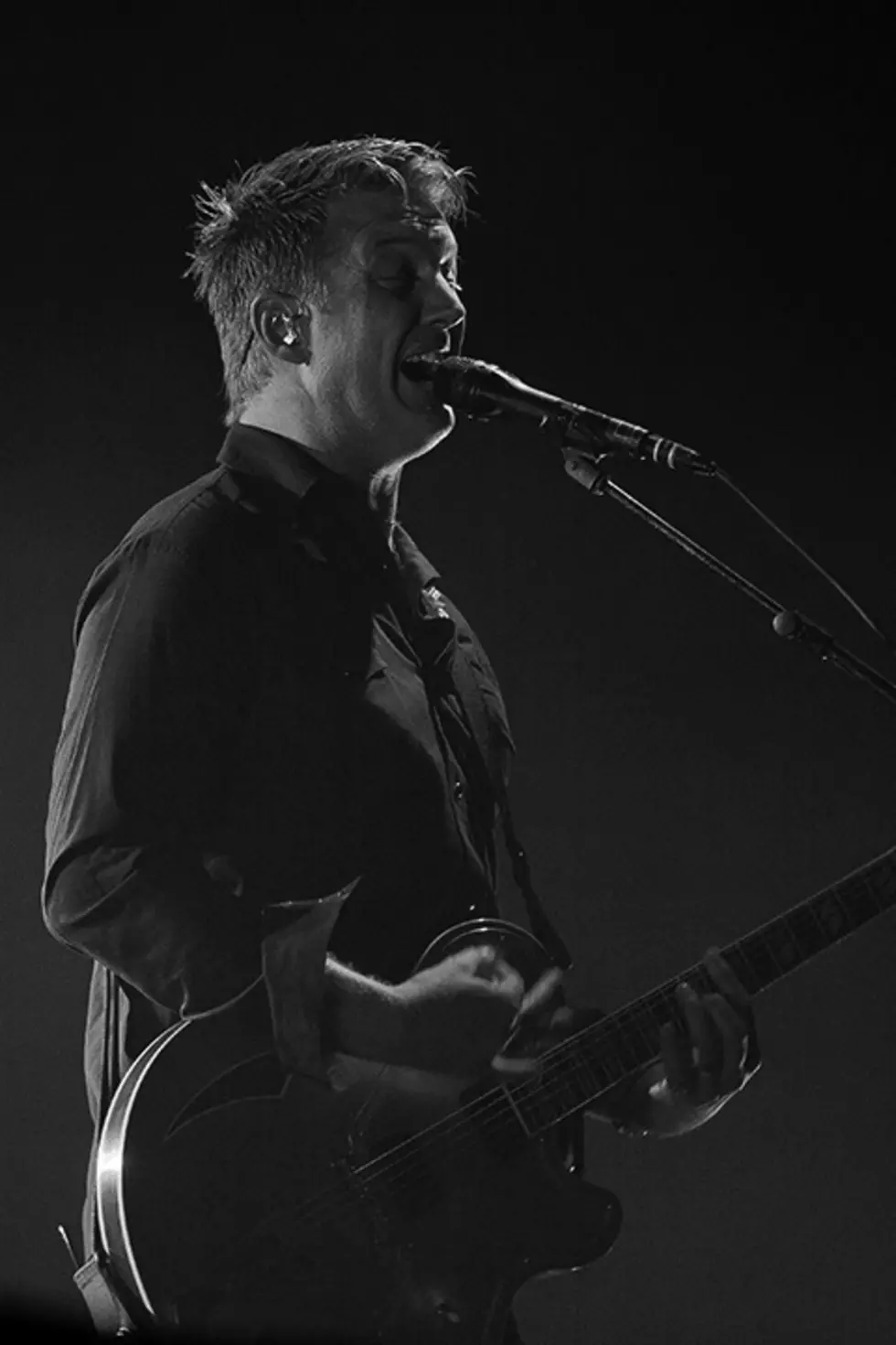 Queens of the Stone Age &#038; Chelsea Wolfe played the Aragon Ballroom (pics, setlist, video)