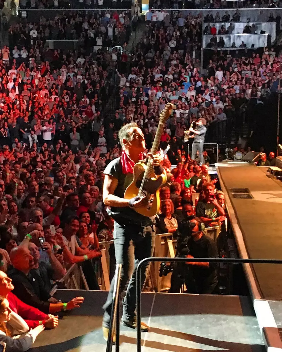 Bruce Springsteen giving away “Purple Rain” cover, played Barclays Center  again (setlist, pics, video)