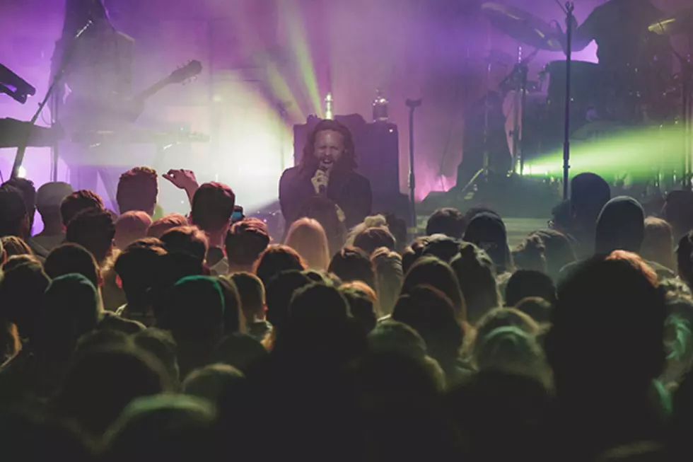 Father John Misty covered Nine Inch Nails&#8217; &#8220;Closer&#8221; @ Riviera Theatre (pics, setlist)