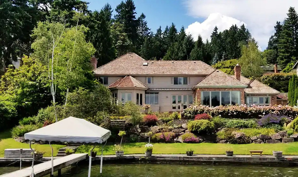 This Trippy Mercer Island Estate Goes for Almost $4 000 a Weekend