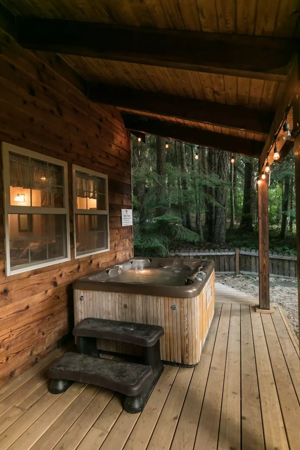 Sexy Hot Tub View 1: Chipmunk Lodge in Leavenworth