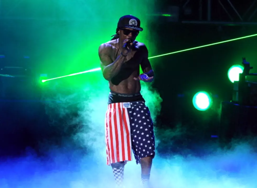 Lil Wayne Catches Panties On Stage [Video]
