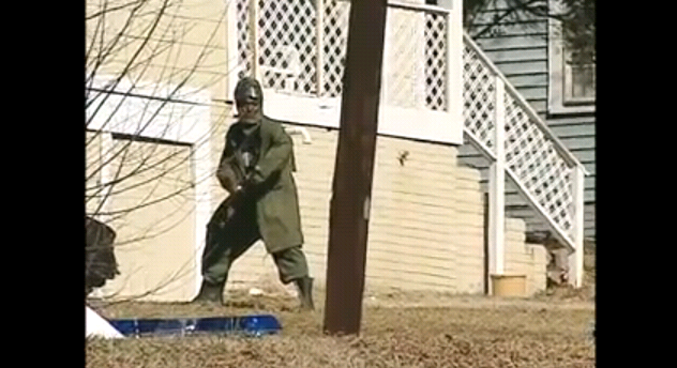 Kung Fu Master Vs Cops [Video]