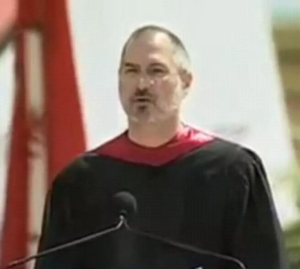 Steve Jobs Gives Inspiring &#8216;Live Before You Die&#8217; Speech [Video]