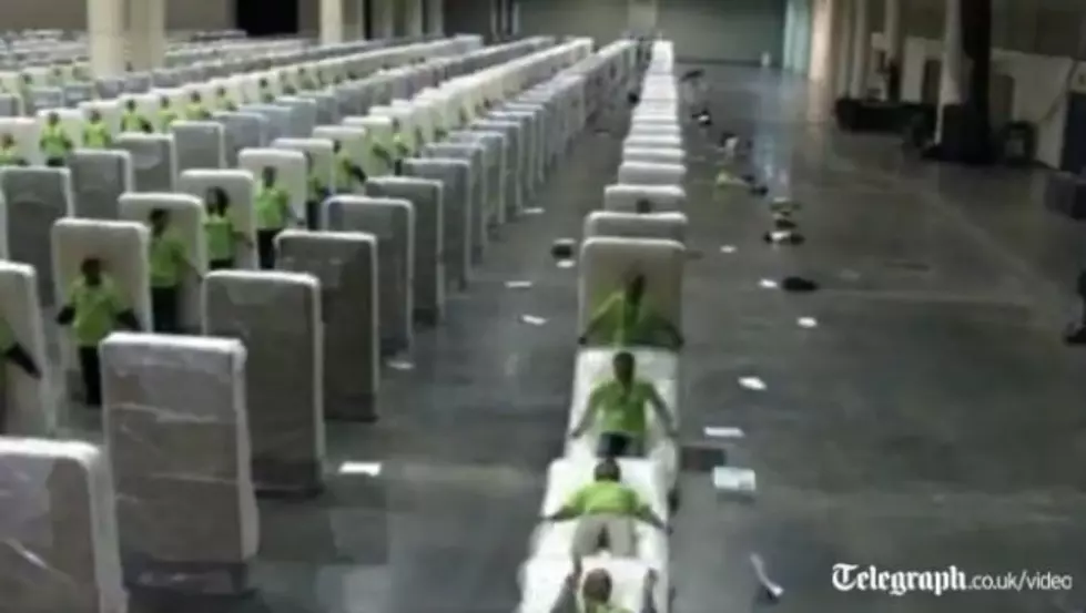 Guinness World Record: 850 Person Mattress Dominoes [Video]