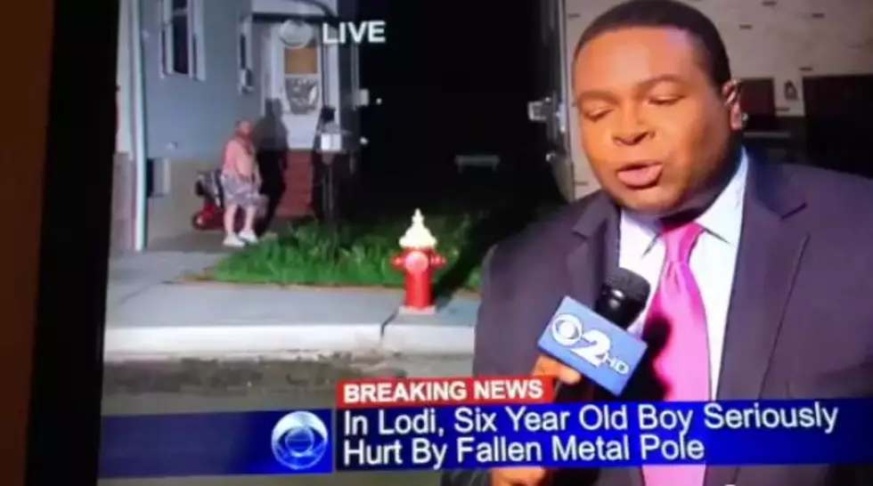 Watch The Guy In The Background &#8211; News Blooper [Video]