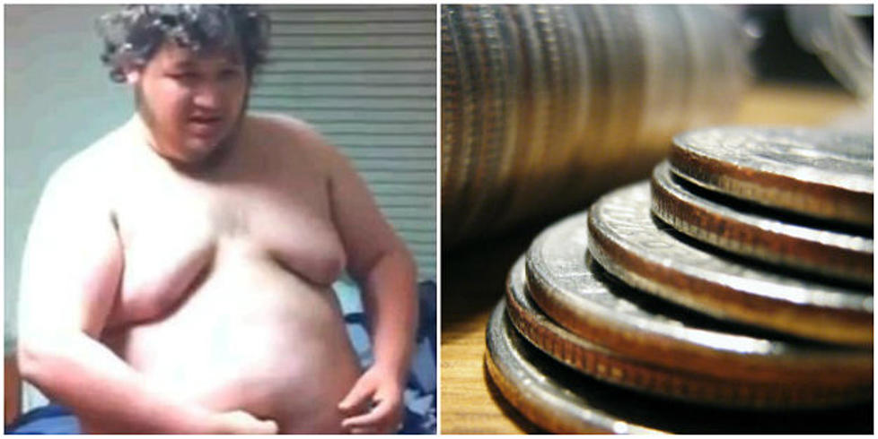 Man Stuffs 30 Quarters Into His Belly Button [Video]