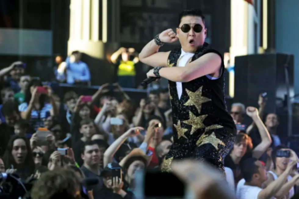 Gangnam Style Halloween Light Show [VIDEO]
