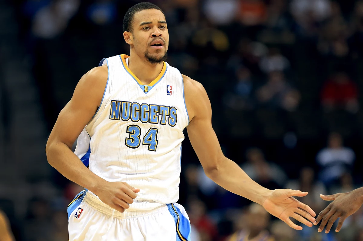Flint’s Javale McGee Puts on a Dunking Clinic Against the Phoenix Suns