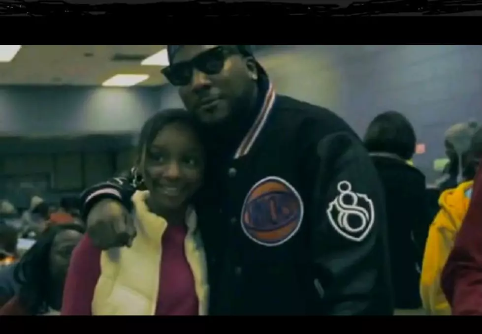 Young Jeezy Gives Back To The Community [Video]