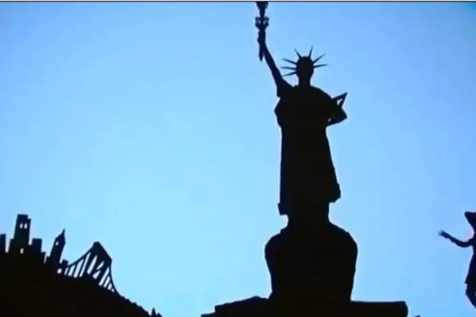 Amazing Shadow Show For New York [VIDEO]