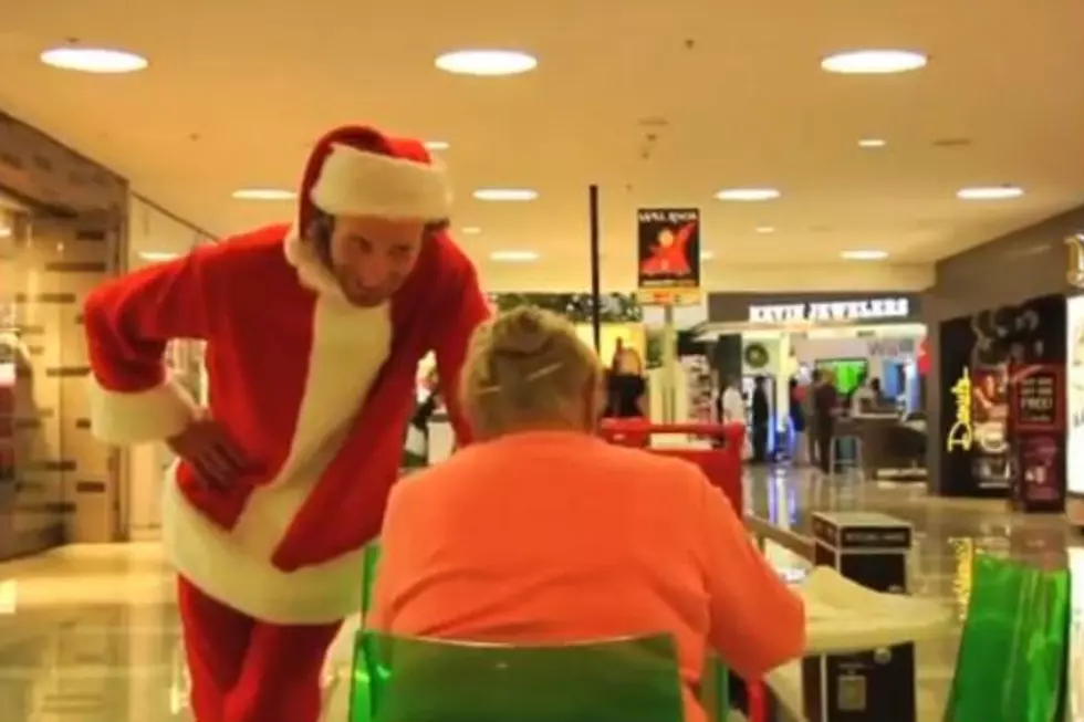 Santa Gets a Little Creepy [VIDEO]