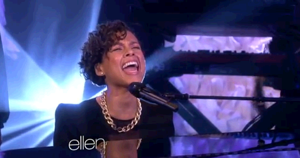 Alicia Keys Visits The Ellen Show for Another Great Performance