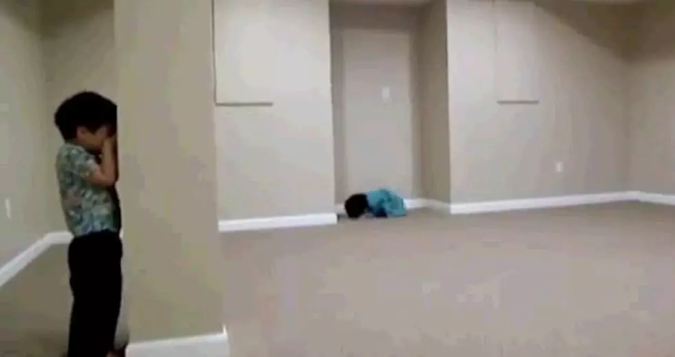 Proof That Kids Are No Good At &#8216;Hide And Seek&#8217; [Video]