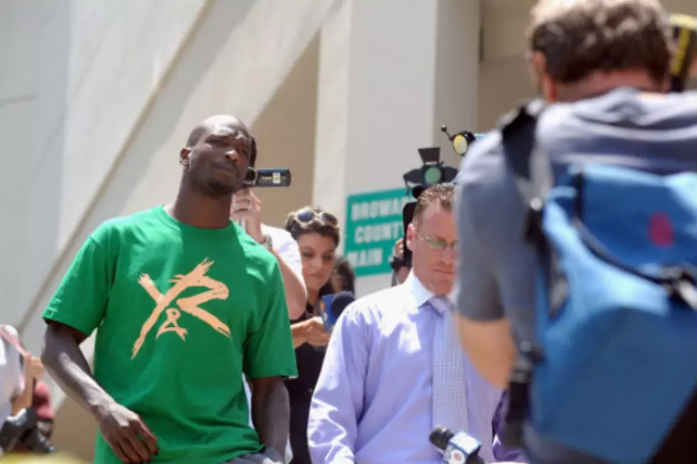 Chad Johnson Kicked Out of Court For Slapping Lawyers Butt [VIDEO]