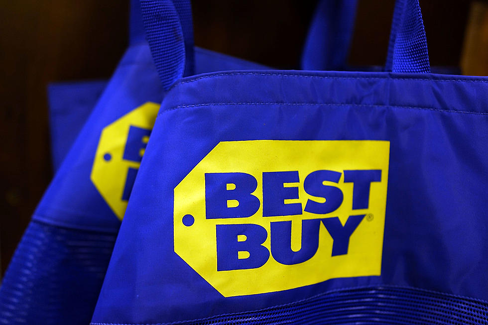 Homeless Man Refunded a Best Buy Employee His Backpack Full of Money