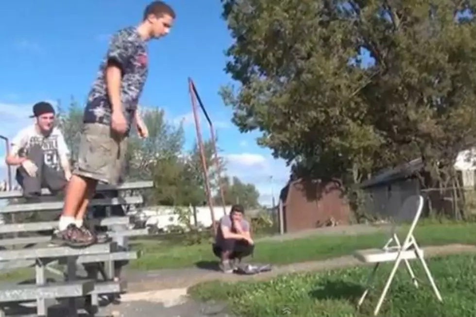 Perfectly Executed Steel Chair Faceplant [VIDEO]