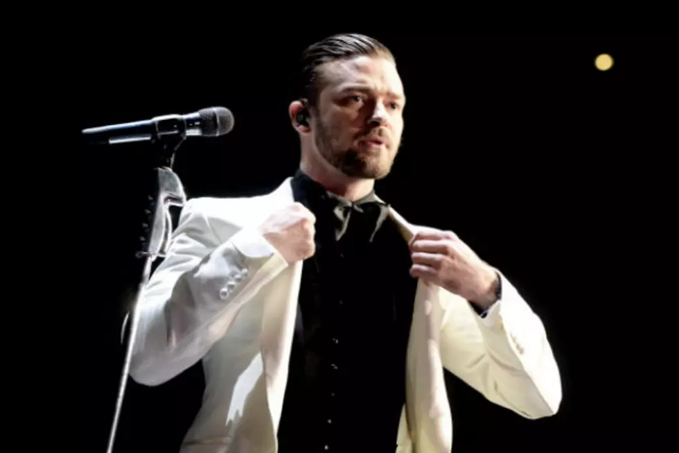 Justin Timberlake Stops His Show & Gives The Middle Finger During His Concert [VIDEO]