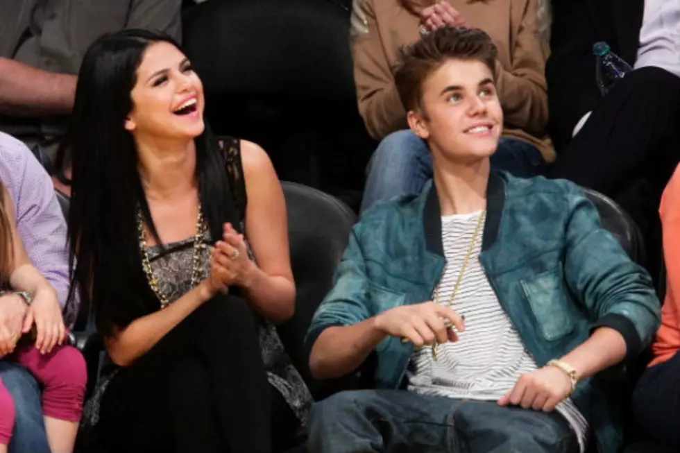 So This is What Justin Bieber and Selena Gomez are Doing in The Studio Together [VIDEO]